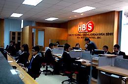 HBS là bất ngờ khi lần đầu tiên sau hai năm hoạt động có mặt trong Top 10 thị phần môi giới cổ phiếu trên HNX và cả HOSE quý 2/2010.