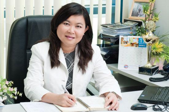 Bà Feungladda Chirawiboon, Phó chủ tịch Tập đoàn TOA Thái Lan kiêm Tổng giám đốc Sơn TOA Việt Nam.