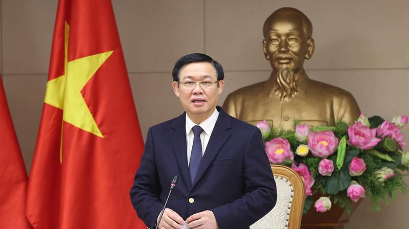 Phó Thủ tướng Vương Đình Huệ cho rằng một số Bộ chưa tích cực trong thực hiện cải cách thủ tục, nhất là kiểm tra hải quan chuyên ngành.