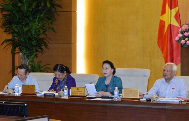 Chủ tịch Quốc hội Nguyễn Thị Kim Ngân điều hành phiên thảo luận.
