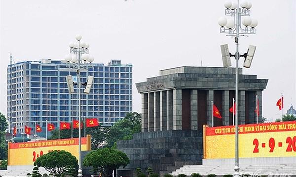 UBND thành phố Hà Nội đã phát hiện một số sai phạm của chủ đầu tư trong quá trình xây dựng cao ốc 8B Lê Trực.<br>