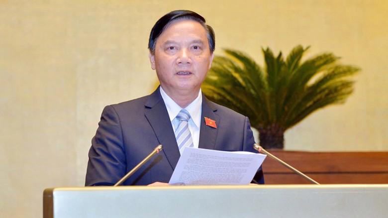 Chủ nhiệm Uỷ ban Pháp luật Nguyễn Khắc Định trình bày báo cáo tiếp thu,giải trình dự thảo luật.