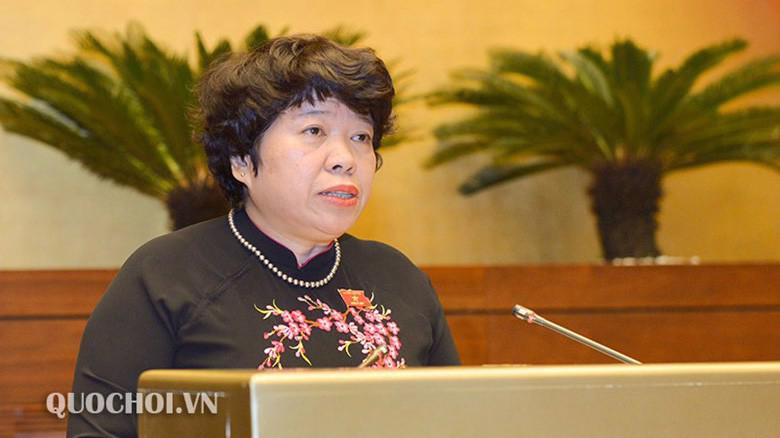 Chủ nhiệm Uỷ ban Về các vấn đề xã hội Nguyễn Thuý Anh trình bày báo cáo thẩm tra.
