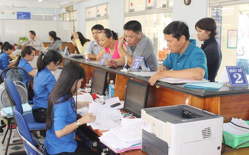  Lãnh đạo bộ ngành, địa phương chỉ đạo các cơ quan chức năng phối hợp 
với Tổng công ty Bưu điện Việt Nam trong việc tập huấn cho nhân viên bưu
 điện tiếp nhận hồ sơ, trả kết quả qua dịch vụ bưu chính công ích.