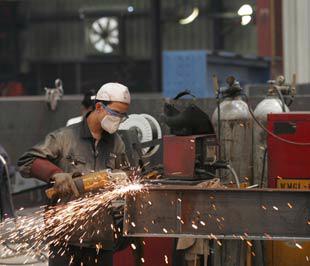 Sản xuất công nghiệp chỉ tăng trưởng 4,48% trong 9 tháng - Ảnh: Việt Tuấn.
