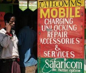 Safaricom là hãng di động chiếm thị phần 80% tại Kenya, với hơn 10 triệu thuê bao - Ảnh: AP.