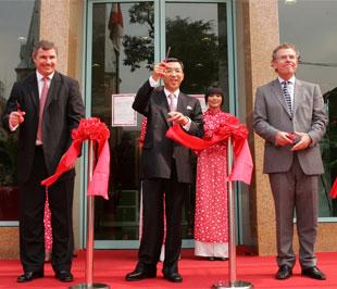 Dự kiến sau khi đi vào hoạt động, ngân hàng con 100% vốn của HSBC sẽ mở 7 phòng giao dịch tại Hà Nội và Tp.HCM.
