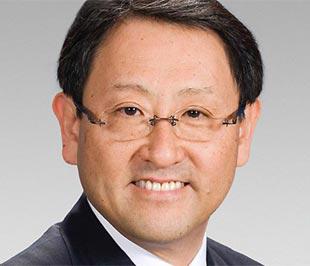 Ở cương vị Chủ tịch, ông Akio Toyoda, năm nay 53 tuổi, sẽ lãnh đạo một ê-kíp gồm 5 phó chủ tịch và 29 thành viên hội đồng quản trị, trong đó có 8 thành viên mới.