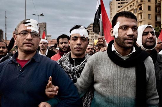 Những người biểu tình tại Ai Cập, tháng 2/2011. Phong trào biểu tình tại nước này đã lật đổ Tổng thống Hosni Mubarak - Ảnh: Time.