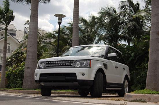 Mức giá tham khảo của Range Rover Sport Superchaged tại thị trường nước ngoài vào khoảng 70.000 USD - Ảnh: Minh Nghi.
