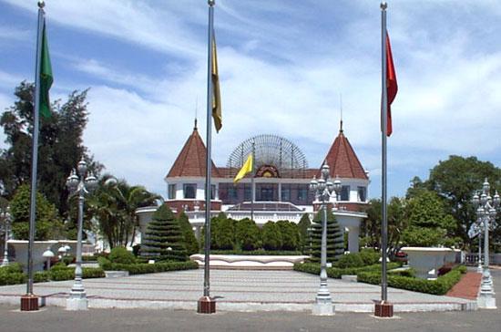Casino Đồ Sơn (Hải Phòng) - casino đầu tiên được cấp phép tại Việt Nam - đến nay đã hoạt động được 16 năm.