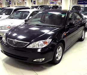 Chiếc Camry 2.4 G phiên bản 2007 lắp ráp trong nước vẫn rẻ hơn xe nhập khẩu sau khi đã được giảm thuế.