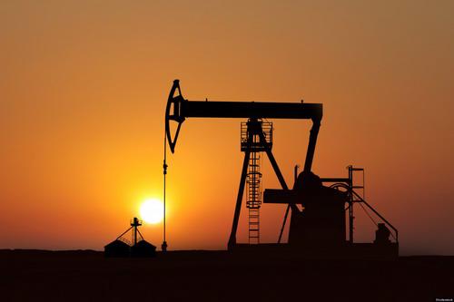 Trong tháng 12, giá dầu WTI đã giảm 13% còn giá dầu Brent giảm 19% - Ảnh: Huffington Post.