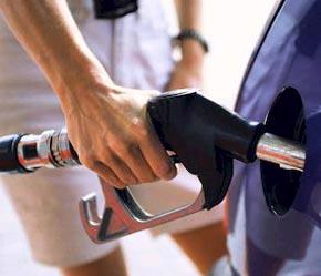 Giá sản phẩm dầu ở Mỹ liên tục giảm với tốc độ nhanh.