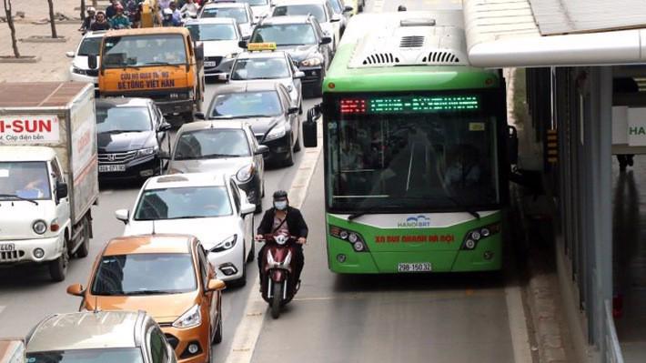 Tính hiệu quả của phương thức vận tải công cộng BRT tại Hà Nội đang nhận được nhiều ý kiến trái chiều.