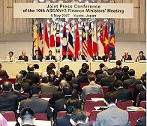 Họp báo chung của Hội nghị Hội nghị Bộ trưởng Tài chính ASEAN+3 tổ chức hôm 5/5 tại Kyoto.