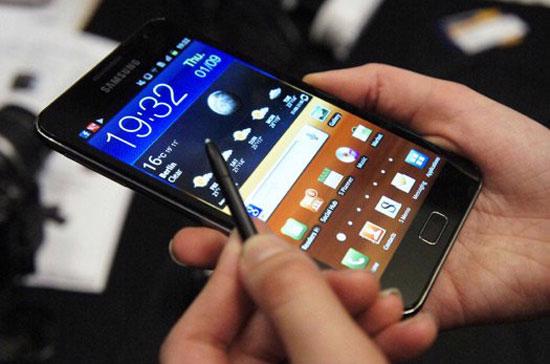 Cùng với iPhone, các dòng smartphone của Samsung đang được nhiều người tiêu dùng Việt Nam ưa chuộng nhất.