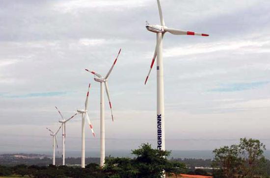 Hàng năm, nhà máy điện gió Tuy Phong sẽ cung cấp khoảng 85 triệu kWh điện và giảm phát thải 58.000 tấn CO2.