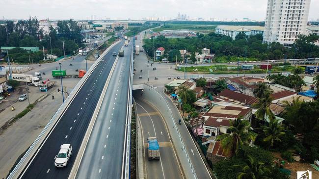 Dự án cao tốc Trung Lương - Mỹ Thuận có chiều dài 51 km, rộng 17 m, đi qua tỉnh Tiền Giang, với tổng mức đầu tư 9.668,5 tỷ đồng theo hình thức BOT.