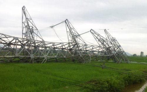 Vào hồi 7h30 ngày 22/4, sau trận mưa lớn kèm theo giông lốc, một cột điện của đường dây 500 kV Quảng Ninh-Hiệp Hòa đã bị đổ. 