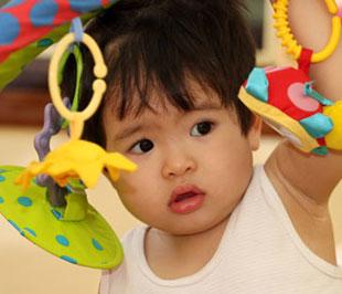 Trong đồ chơi cho trẻ em dưới 3 tuổi, các chi tiết vải dệt có thể tiếp xúc được không được chứa hàm lượng formaldehyt tự do và formaldehyt đã thủy phân vượt quá 30 mg/kg.