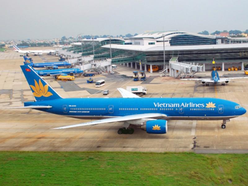Riêng trong năm 2016, sân bay Tân Sơn Nhất dự kiến quá tải khoảng 5 triệu lượt khách.<br>