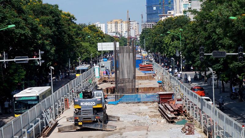 Tuyến đường sắt trên cao Nhổn - Ga Hà Nội mới triển khai được khoảng 1/3 khối lượng công việc.<br>