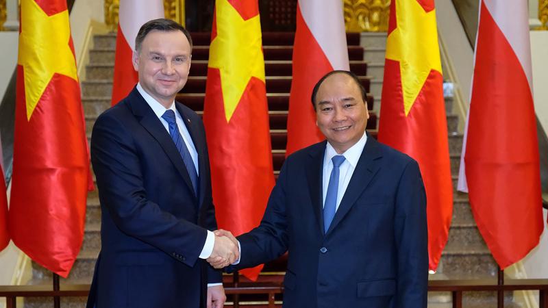 Thủ tướng Nguyễn Xuân Phúc và Tổng thống Ba Lan Andrzej Duda hội kiến chiều 28/11.