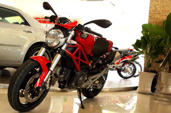 Ducati Monster 696 - Ảnh: Bobi.
