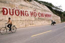  Với chiều dài khoảng 3.167 km, đường Hồ Chí Minh là tuyến đường bộ dài nhất cả nước.
