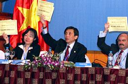Đại hội cổ đông Tập đoàn Bảo Việt thống nhất phương án chi trả cổ tức cho năm 2010 là 1.200 đồng/cổ phiếu.