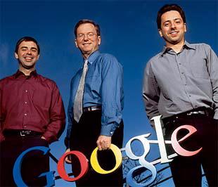 Giám đốc điều hành Eric Schmidt (giữa) của Google và đồng sáng lập công cụ tìm kiếm này là Larry Page (bên trái) và Sergey Brin.
