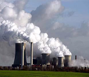Trung Quốc lệ thuộc nặng vào nguồn năng lượng từ than đá và các ngành sản xuất xi măng, nhôm và thuỷ tinh, những ngành công nghiệp gây ô nhiễm nghiêm trọng nhất.