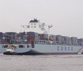 Một tàu chở container của Cosco.