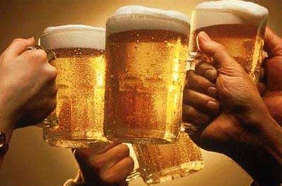 Cử tri một số tỉnh kiến nghị Chính phủ ban hành quy định việc quản lý hoạt động mua bán và sử dụng rượu bia.