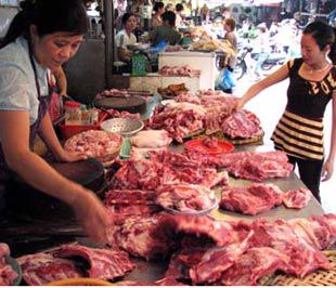 Nhiều người tiêu dùng vẫn nhầm tưởng thịt nhập khẩu tốt hơn thịt trong nước.