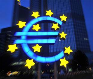 ECB sẽ cấp các khoản vay kỳ hạn 1 năm cho hơn 1.100 ngân hàng trong khu vực với mức lãi suất 1%, bằng mức lãi suất cơ bản của đồng Euro hiện nay.