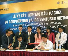 Lễ ký kết hợp tác chiến lược giữa IDG Ventures và VC Corporation.