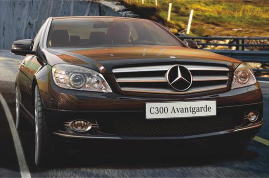 C300 Avantgarde 2010 được kỳ vọng sẽ tiếp tục giúp dòng C-Class giữ "phong độ" là dòng sedan sang trọng bán chạy nhất.
