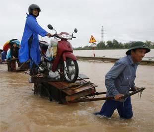  Tổn thất rất nặng nề nhưng Hà Nội vừa qua vẫn may mắn là trận mưa lịch sử đã không đi kèm với nước lũ trên sông Hồng.
