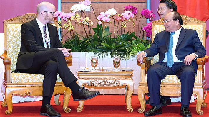Thủ tướng Nguyễn Xuân Phúc tiếp Phó chủ tịch về Chính sách công tại khu vực châu Á-Thái Bình Dương của Facebook, ông Simon Milner. 