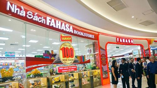 FAHASA phân phối sách khắp Việt Nam qua hệ thống phân phối sách gồm 5 Trung tâm sách trực tiếp quản lý 104 nhà sách tại 45 tỉnh thành trong cả nước.
