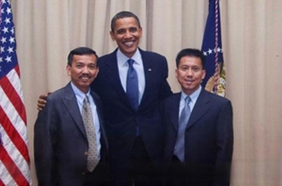 Ông Dương Tử Trung (bên trái) trong một lần gặp gỡ Tổng thống Mỹ Barack Obama.