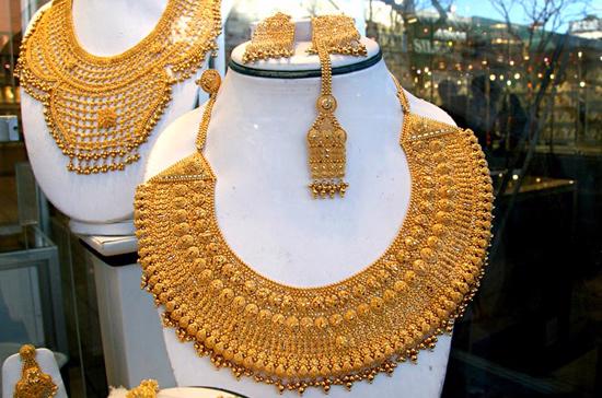 Hội đồng Vàng Thế giới (WGC) đã đưa ra dự báo rằng, trong quý 4, Ấn Độ sẽ nhập khẩu nhiều hơn mức 281 tấn vàng của cùng kỳ năm trước, nâng khối lượng vàng nhập cả năm lên trên 1.000 tấn.