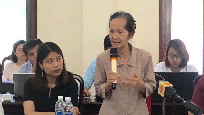Chuyên gia kinh tế Phạm Chi Lan phát biểu tại hội thảo.