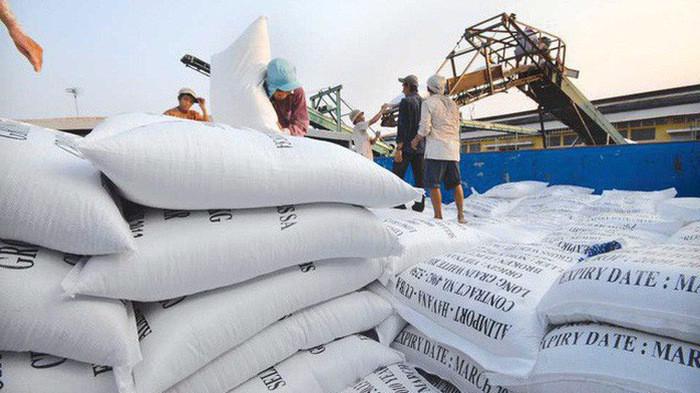 Trị giá xuất khẩu gạo 5 tháng đầu năm giảm do trên thị trường thế giới, giá gạo diễn biến giảm. 