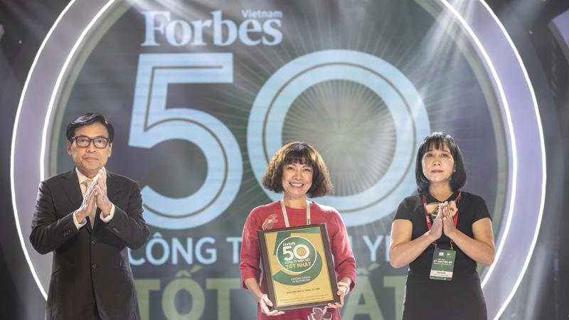 Lễ vinh danh 50 công ty niêm yết tốt nhất diễn ra trong khuôn khổ chương trình Diễn đàn Kinh doanh 2019 lần thứ sáu tại Tp.HCM.