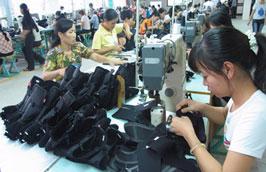 Nhiều hiệp hội, tổ chức, cá nhân và các doanh nghiệp của EU đã phản đối việc kéo dài thuế chống bán phá giá đối với giày da Việt Nam.
