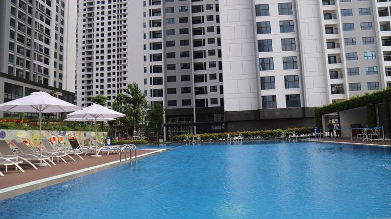Bể bơi ngoài trời và bể bơi trong nhà tiêu chuẩn quốc tế ngay trong khuôn viên dự án.