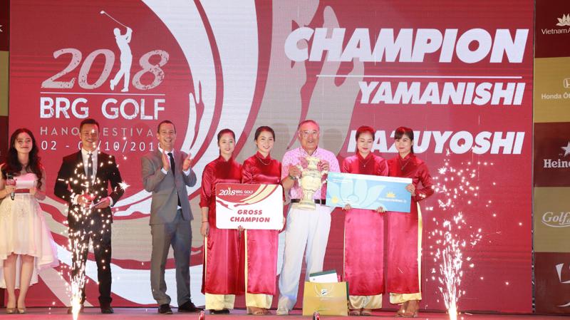 Gôn thủ Nhật Bản Yamanishi Kazuyoshi giành chức vô địch BRG Golf Hà Nội Festival 2018.